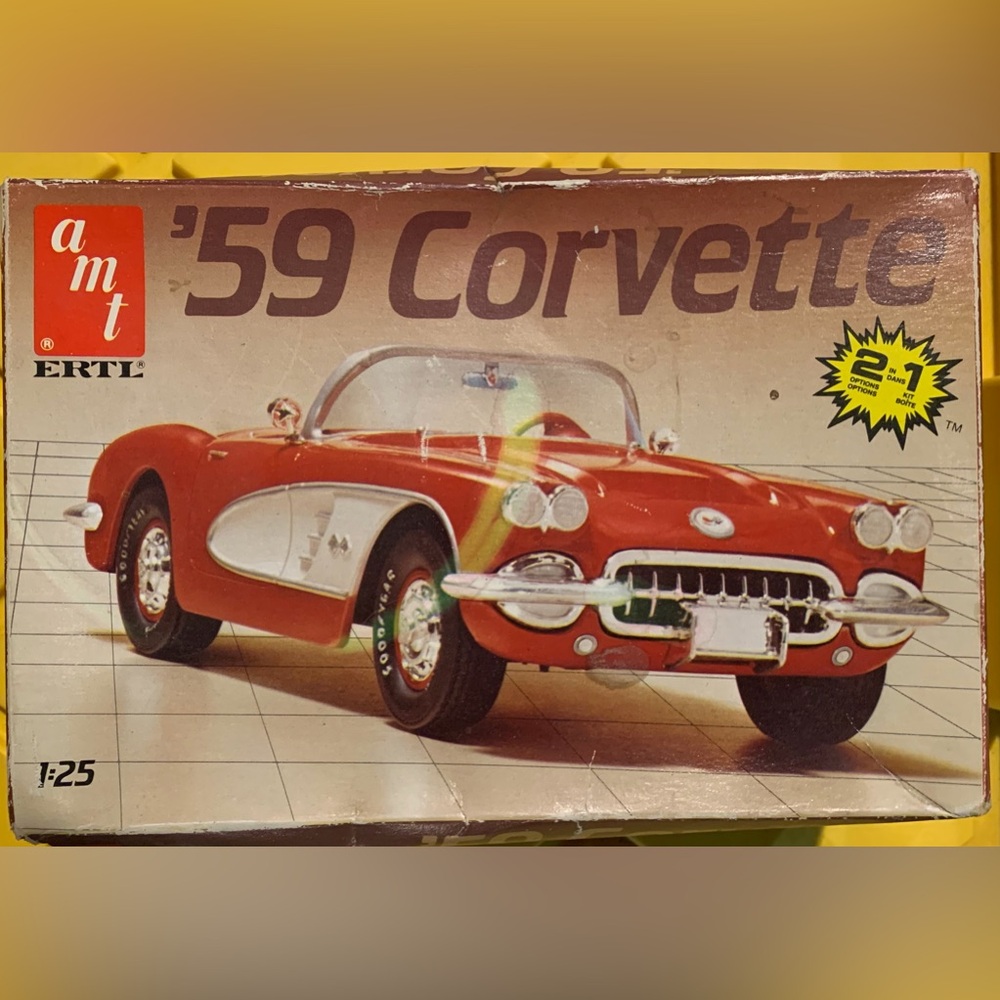 Vintage AMT ‘59 Corvette 1:25 Model Car Kit #6588